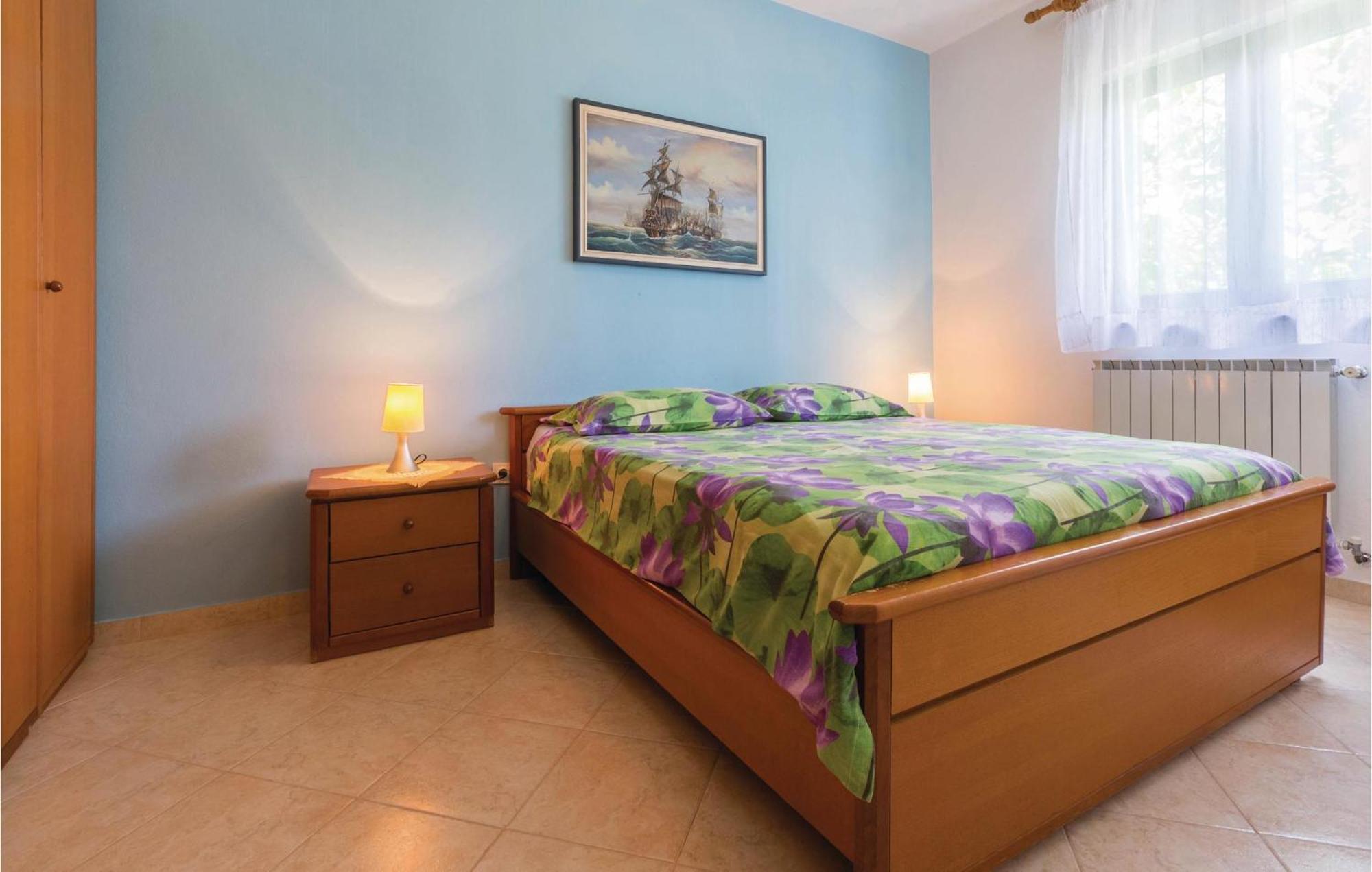 2 Bedroom Beautiful Apartment In Савудрия Екстериор снимка